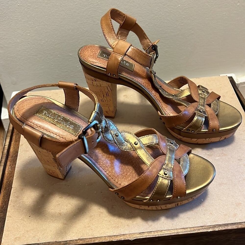 New never worn Nuture wedges - size 8.5 - leather & gold colors - Picture 3 of 6